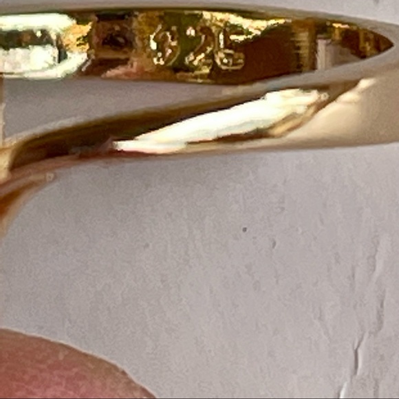 🎉HP🎉925 (stamped) w/18K gold overlay lab emerald ring dragonfly & leaf design - Picture 5 of 5